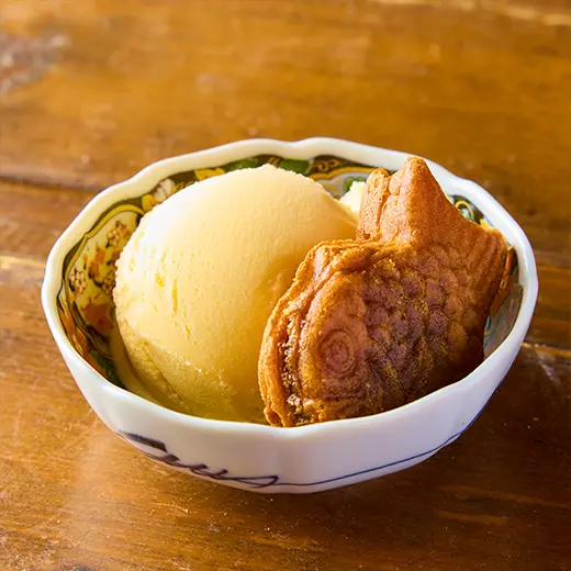 揚げ鯛バニラアイス添え