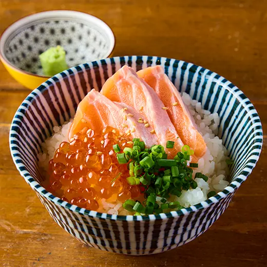 サーモンといくらの親子丼